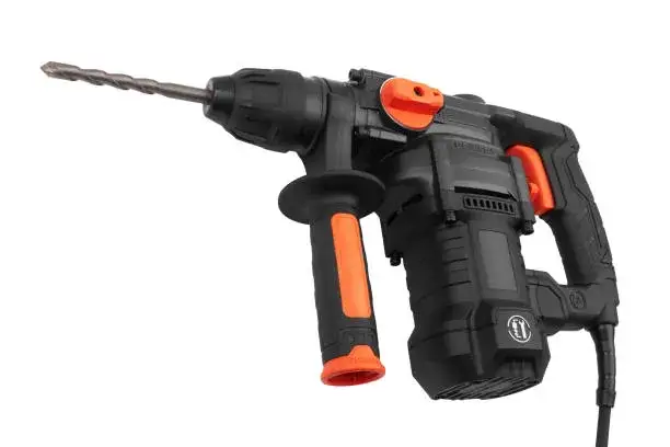 Rotomartillo profesional sobre fondo blanco mostrando su diseño robusto y funcionalidad para perforaciones precisas, representando un equipo confiable de rotomartillo para construcción e industria.